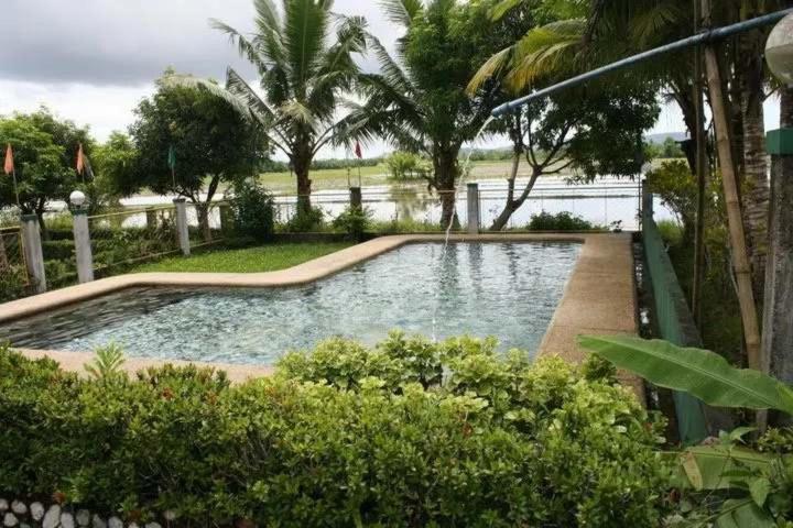 Hotel Pantropi-Coco Farm Calapan Exterior foto